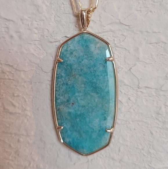 NWT KENDRA SCOTT NECKLACE IN GOLD - Picture 9 of 12